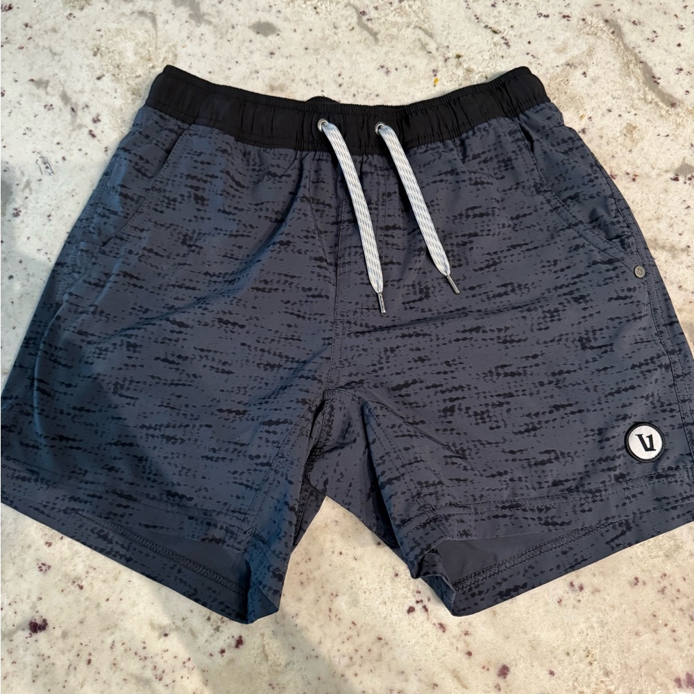Vuori Kore Short 5 in Size Small
